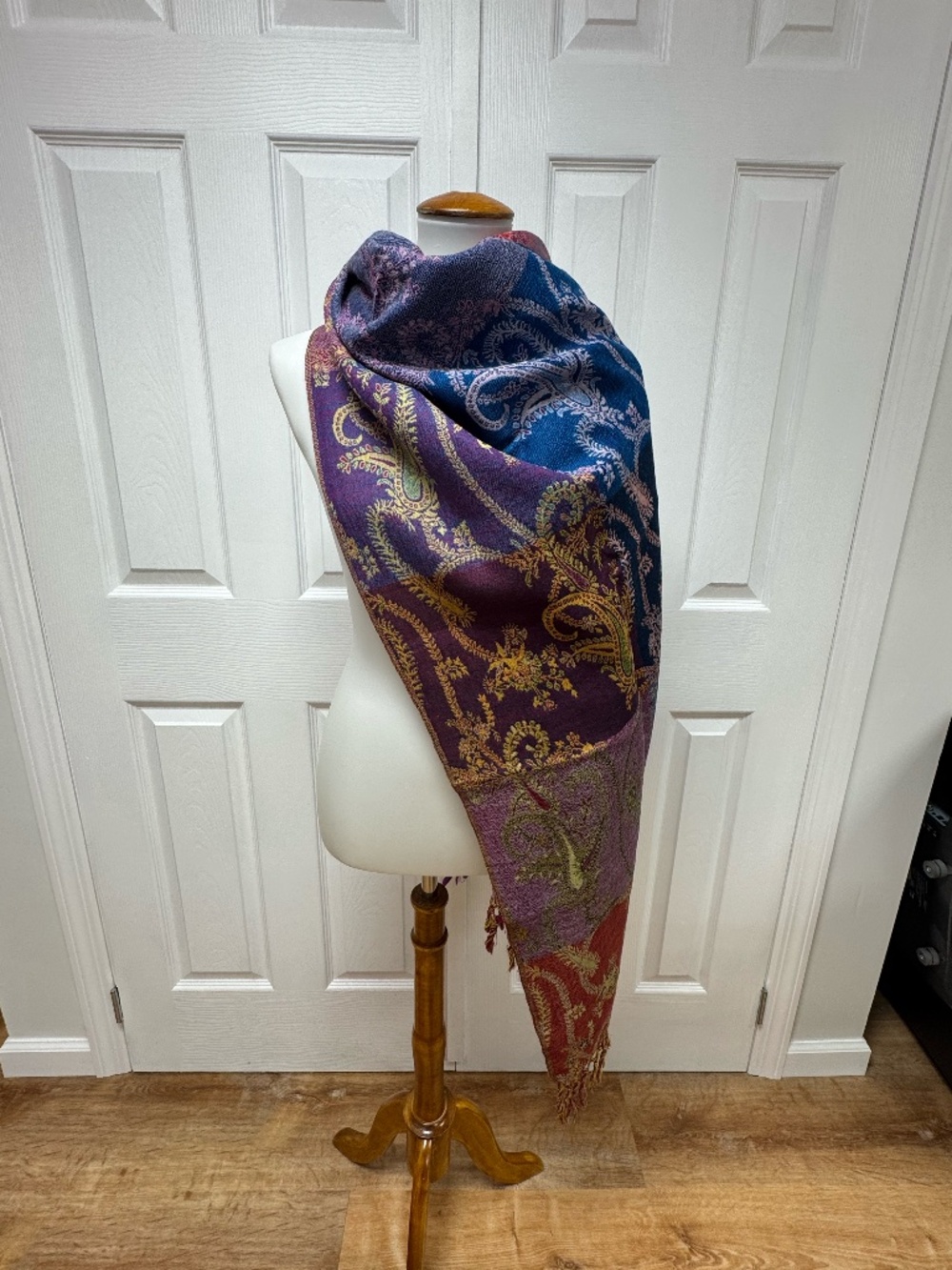 In Things Good Pashmina In Wool - 76" x 38" -‎ NEW in Bag.